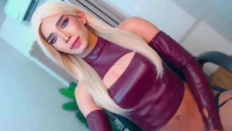 Miss Andrea online show from 04-11-26, 07:51