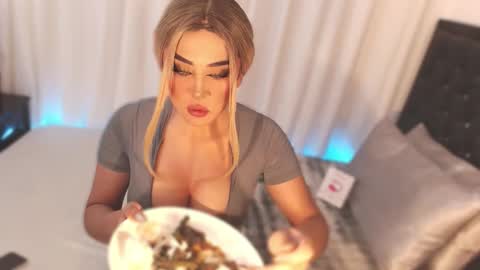 Snapshot of unloadedcumxxx chatting on 09-28-25, 01:55 Miss online show from 09-28-25, 01:55