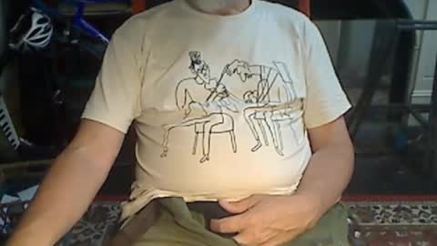 Snapshot of updownunder chatting on 03-04-26, 05:02 Freddie online show from 03-04-26, 05:02