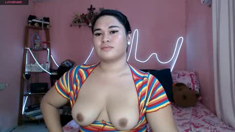 Snapshot of ur_baby_rebbecca chatting on 07-19-26, 02:48 SINGLE online show from 07-19-26, 02:48