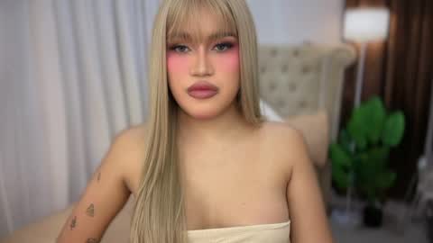 Snapshot of ur_bombshellpatty chatting on 06-03-26, 04:01 ur_bombshellpatty online show from 06-03-26, 04:01