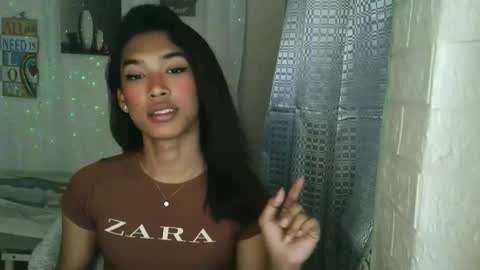 ur_dazzlingmorenaxx online show from 11-22-25, 02:54