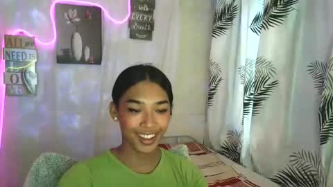 ur_dazzlingmorenaxx online show from 04-17-26, 03:31