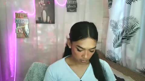 ur_dazzlingmorenaxx online show from 04-20-26, 02:36