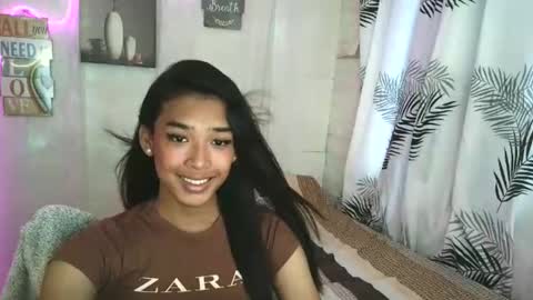 ur_dazzlingmorenaxx online show from 04-23-26, 02:46