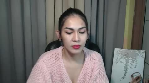 ItsUrsElla online show from 01-30-25, 04:58