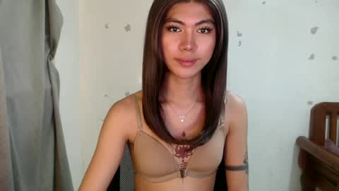 Snapshot of ur_extra_petite chatting on 07-08-26, 06:34 online show from 07-08-26, 06:34
