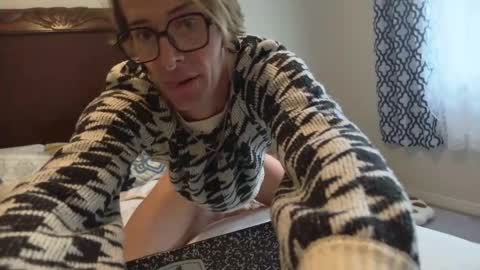 Snapshot of ur_goddess_daylee chatting on 11-16-25, 10:37 Goddess online show from 11-16-25, 10:37