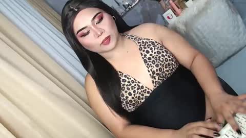 Snapshot of ur_greatest_obsession chatting on 01-12-26, 02:11 KENDRA CUTIEE online show from 01-12-26, 02:11