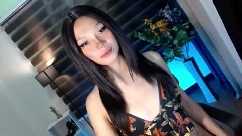 Snapshot of ur_hot_fantasyxxx chatting on 09-19-25, 08:05 Saina Gonzales online show from 09-19-25, 08:05