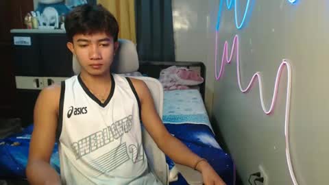 Snapshot of ur_hottestjonny chatting on 06-15-26, 11:07 jonny online show from 06-15-26, 11:07