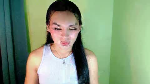 QUEENSY online show from 02-27-25, 03:05