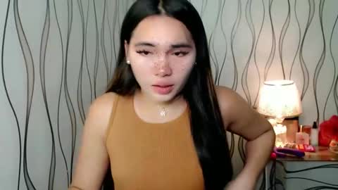 QUEENSY online show from 11-19-25, 02:44