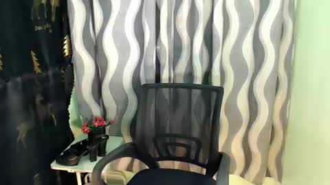 JADE online show from 06-17-26, 08:17