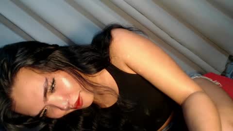 Snapshot of ur_krissyxxx chatting on 06-05-26, 06:52 kriss online show from 06-05-26, 06:52