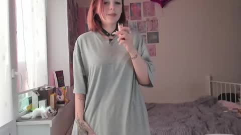 ur_obedient_girl online show from 02-08-25, 09:03