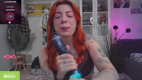 Olivia Kaufman online show from 10-28-25, 08:40