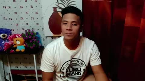 Snapshot of ur_pinoydave chatting on 01-06-25, 04:13 Dave online show from 01-06-25, 04:13