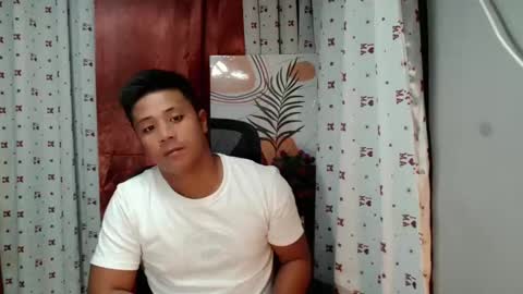 Snapshot of ur_pinoydave chatting on 02-10-25, 11:25 Dave online show from 02-10-25, 11:25