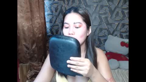 Snapshot of ur_prettychelsie18 chatting on 05-30-26, 10:40 ur_prettychelsie18 online show from 05-30-26, 10:40