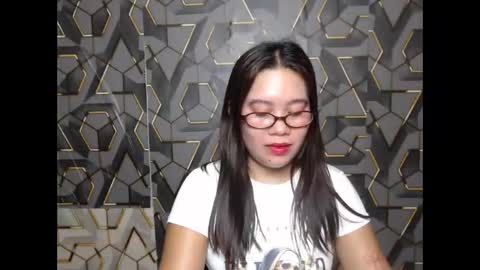 Snapshot of ur_prettychelsie18 chatting on 06-04-26, 11:27 ur_prettychelsie18 online show from 06-04-26, 11:27