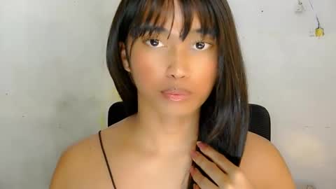 Ellie online show from 04-12-26, 06:57