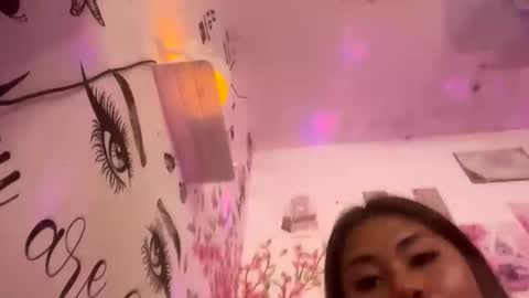 Snapshot of ur_ultimatedreamgirlxoxo chatting on 02-24-26, 10:30 HelloIm Girly online show from 02-24-26, 10:30