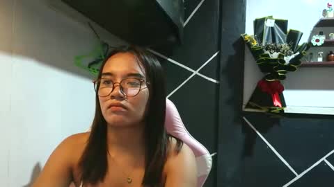 Snapshot of ur_wetwife chatting on 11-19-25, 02:50 ur_wetwife online show from 11-19-25, 02:50