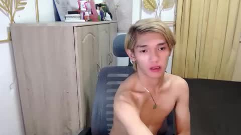 Snapshot of urasian_john20 chatting on 06-09-26, 03:23 urasian_john20 online show from 06-09-26, 03:23
