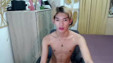 Snapshot of urasian_john20 chatting on 07-04-26, 10:32 urasian_john20 online show from 07-04-26, 10:32