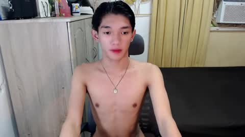 Snapshot of urasian_john20 chatting on 07-12-26, 08:11 urasian_john20 online show from 07-12-26, 08:11