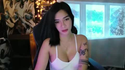 Snapshot of urasiandreamgirlxxx chatting on 04-29-26, 12:05 jess online show from 04-29-26, 12:05