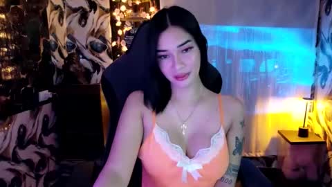 Snapshot of urasiandreamgirlxxx chatting on 05-16-26, 01:32 jess online show from 05-16-26, 01:32