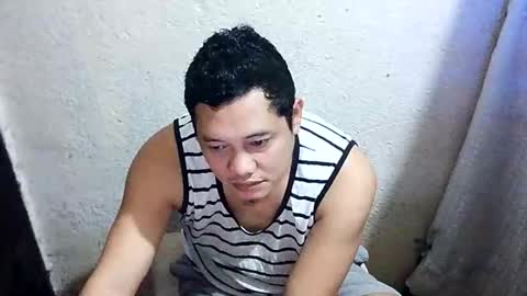 Snapshot of urasianguy90 chatting on 02-11-26, 11:59 carlo online show from 02-11-26, 11:59