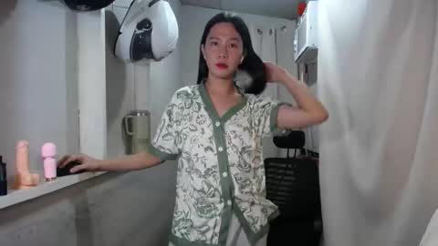 Erika online show from 11-06-25, 03:57