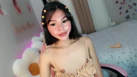 Snapshot of urbabelianne chatting on 02-07-25, 02:29 lianne online show from 02-07-25, 02:29