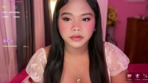 Snapshot of urbabysofia0305 chatting on 05-19-26, 12:55 Sofia online show from 05-19-26, 12:55