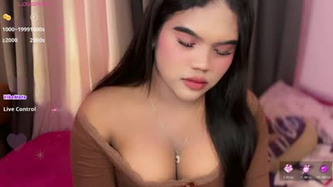 Snapshot of urbabysofia0305 chatting on 06-24-26, 04:06 Sofia online show from 06-24-26, 04:06