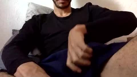 Snapshot of urbestbigdick chatting on 01-29-25, 11:35 urbestbigdick online show from 01-29-25, 11:35