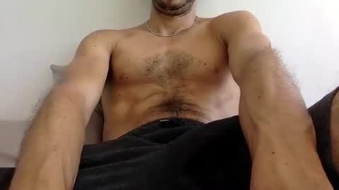 Snapshot of urbestbigdick chatting on 11-19-25, 05:57 urbestbigdick online show from 11-19-25, 05:57