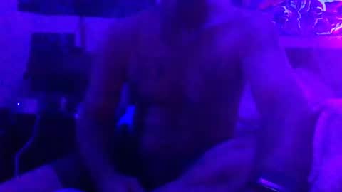 urdaddy875867 online show from 04-12-26, 10:48