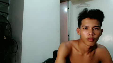Snapshot of urdreamboy_clarin chatting on 06-12-26, 03:22 urdreamboy_clarin online show from 06-12-26, 03:22