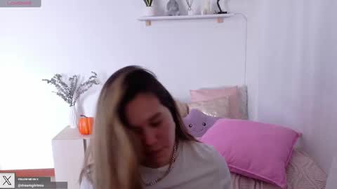 Mia Miller online show from 10-03-25, 09:01