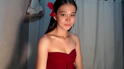Snapshot of urdreamgirl_stephanie chatting on 04-29-26, 01:04 stephanie online show from 04-29-26, 01:04