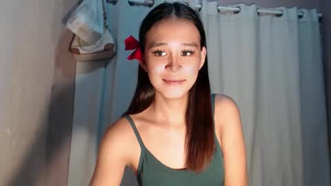 Snapshot of urdreamgirl_stephanie chatting on 05-02-26, 01:05 stephanie online show from 05-02-26, 01:05