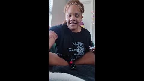 Snapshot of urfaveriri chatting on 09-09-25, 04:50 urfaveriri online show from 09-09-25, 04:50