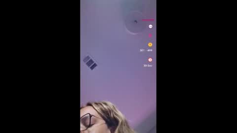 Snapshot of urfaveriri chatting on 09-24-25, 03:10 urfaveriri online show from 09-24-25, 03:10