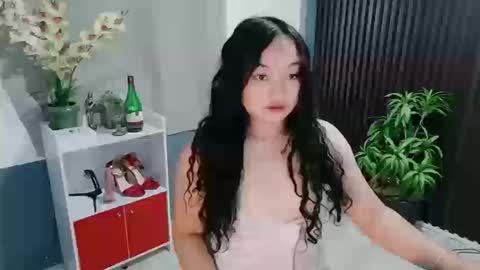 Scarlet online show from 12-17-25, 01:00