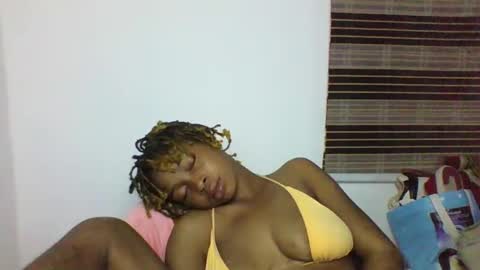 Snapshot of urflirtydoll chatting on 10-05-25, 04:33 urflirtydoll online show from 10-05-25, 04:33