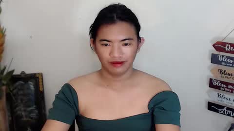 Snapshot of urfuck_slut_toy chatting on 11-11-25, 05:18 SLUT MAXINE online show from 11-11-25, 05:18